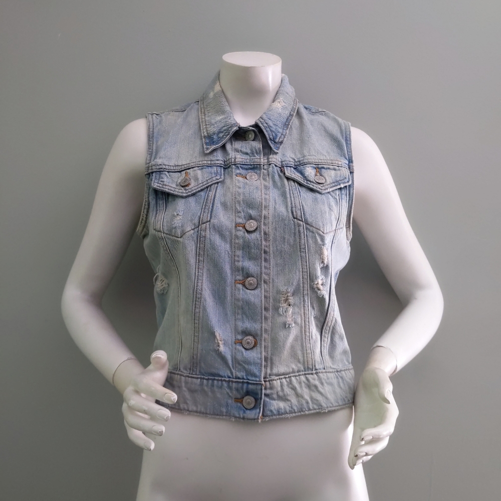 Vintage Y2K Levi's Distressed Light Denim Vest M